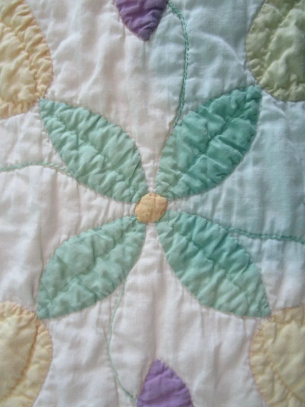 Tulip Wreath Floral Patchwork Quilt Pastel Yellow Purple Green Appliqué Damage